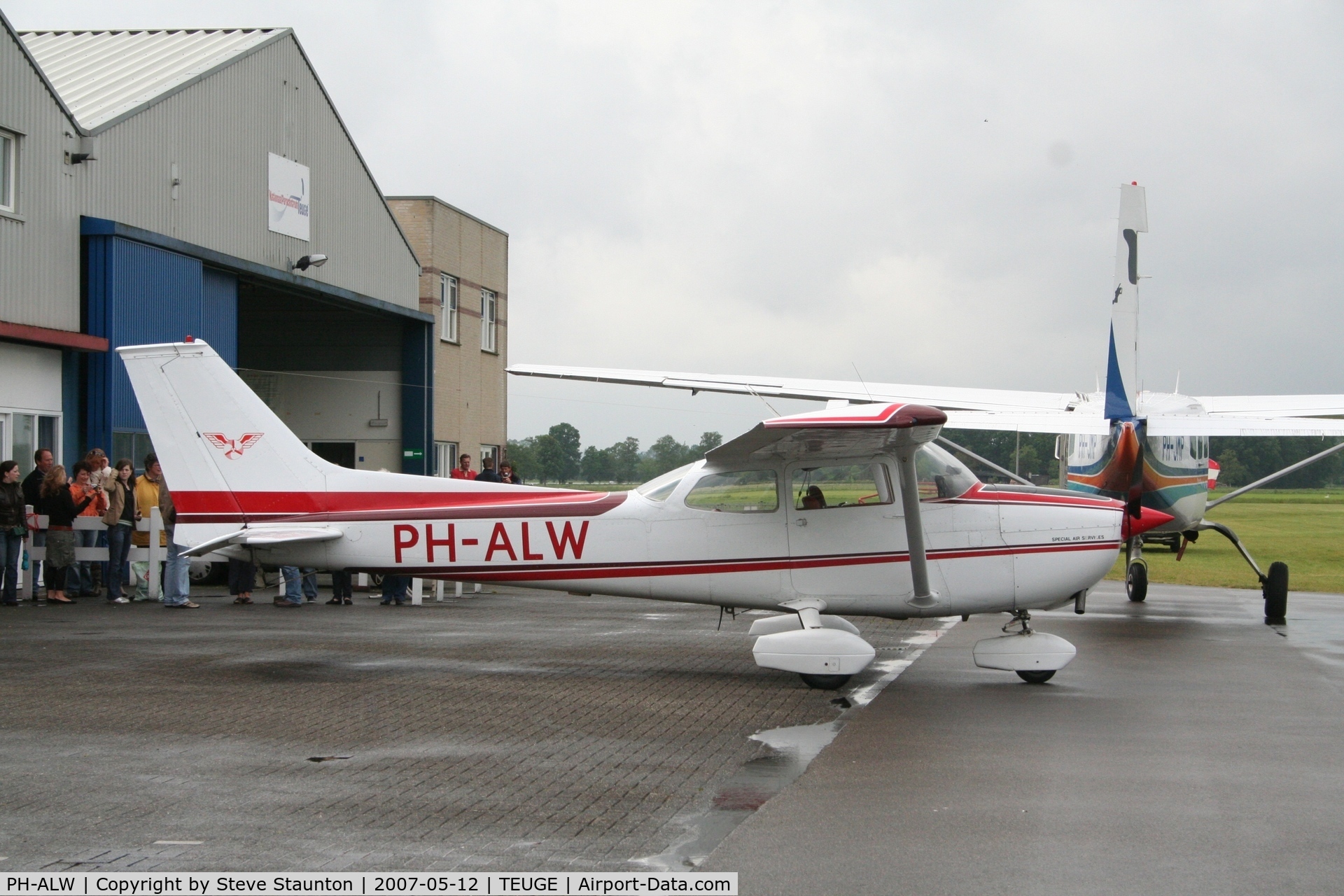 PH-ALW, Reims F172M ll Skyhawk C/N 1226, Taken on a recent Aeroprint tour @ Teuge