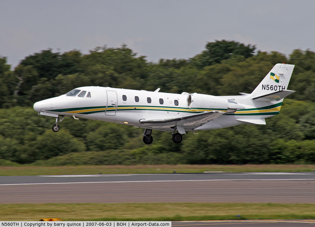 N560TH, 2001 Cessna 560XL Citation C/N 560-5215, Close to landing