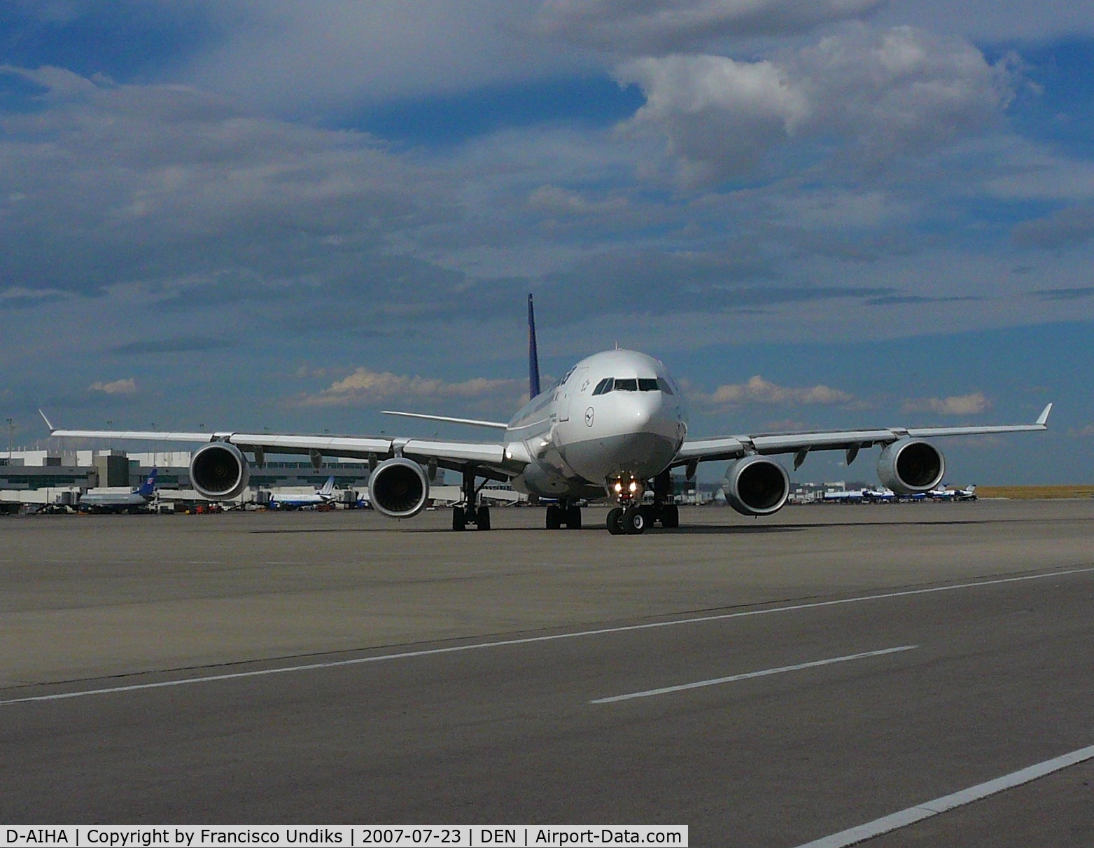 D-AIHA, 2003 Airbus A340-642 C/N 482, Lufthansa A340 departing to LHR.
