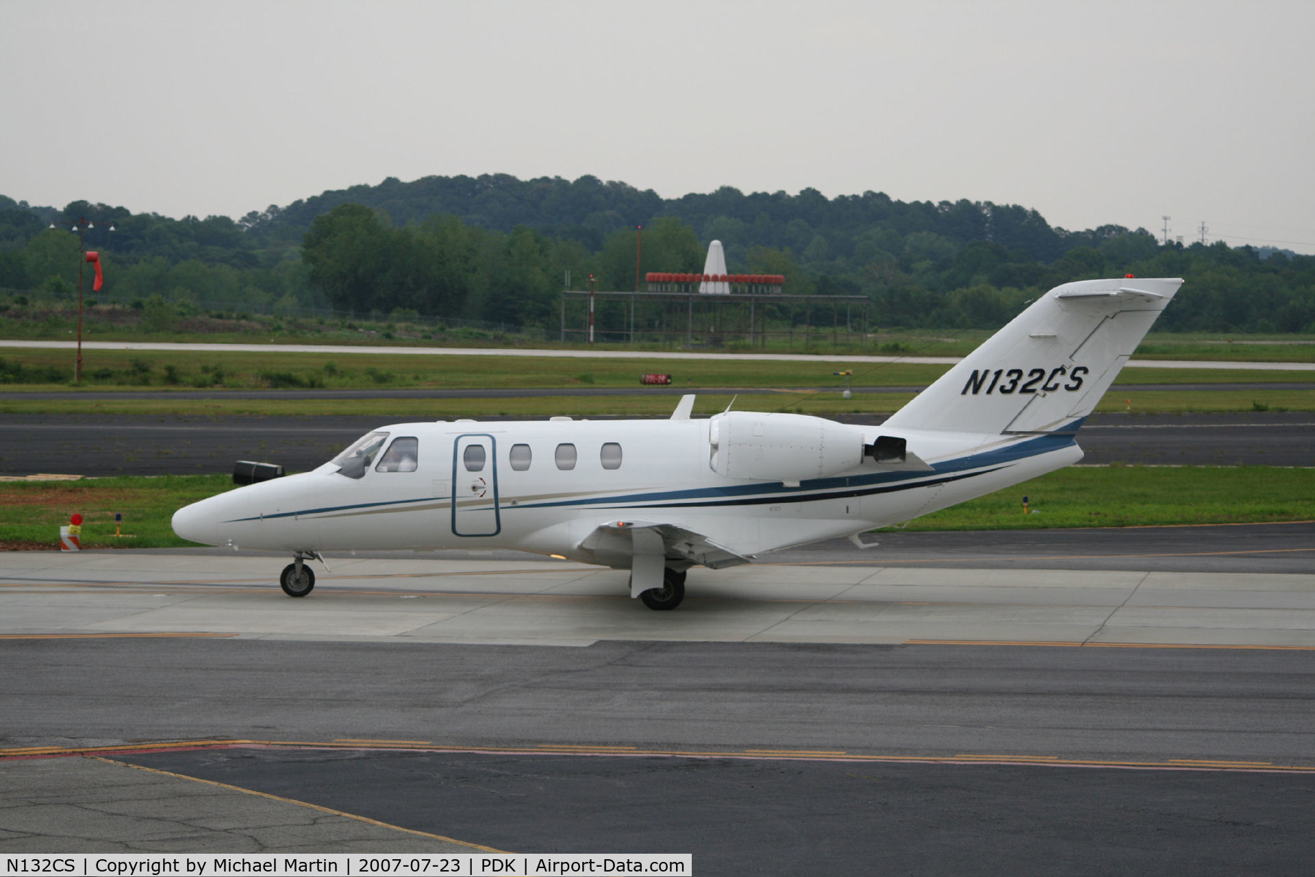 N132CS, 2003 Cessna 525 CitationJet CJ1 C/N 525-0515, Taxing to Epps Air Service