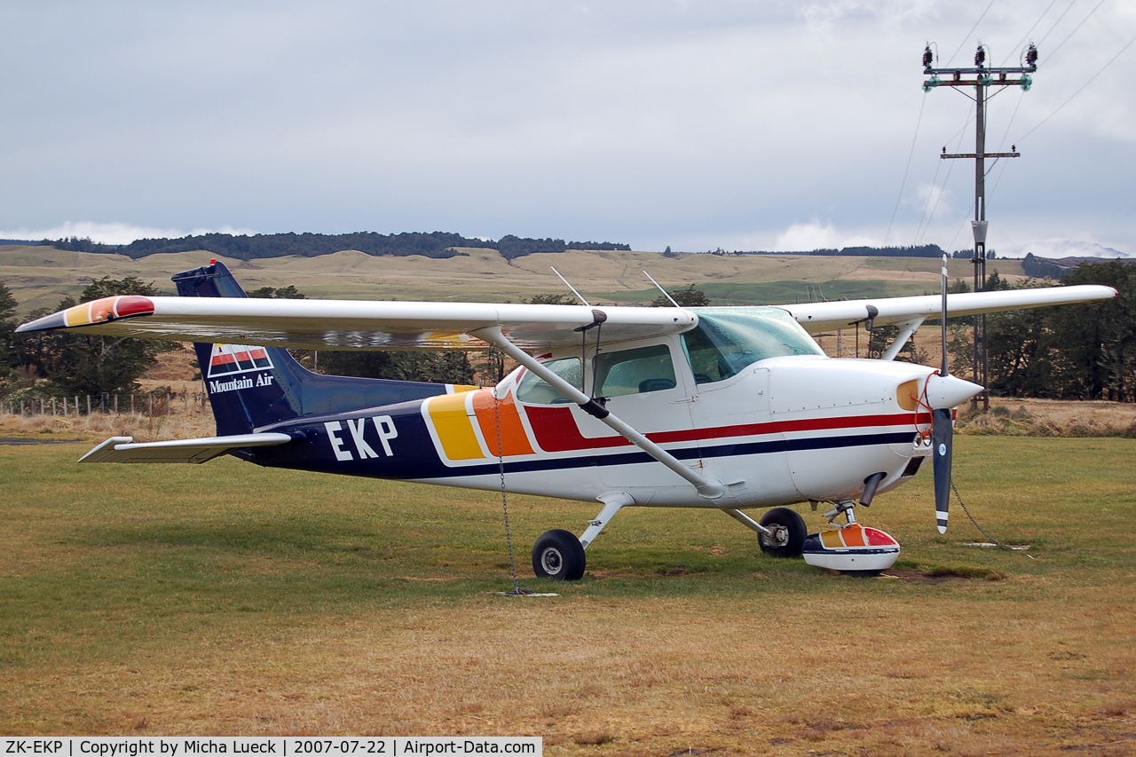 ZK-EKP, Cessna 172M C/N 17267279, At the small airstrip at Mount Ruapehu