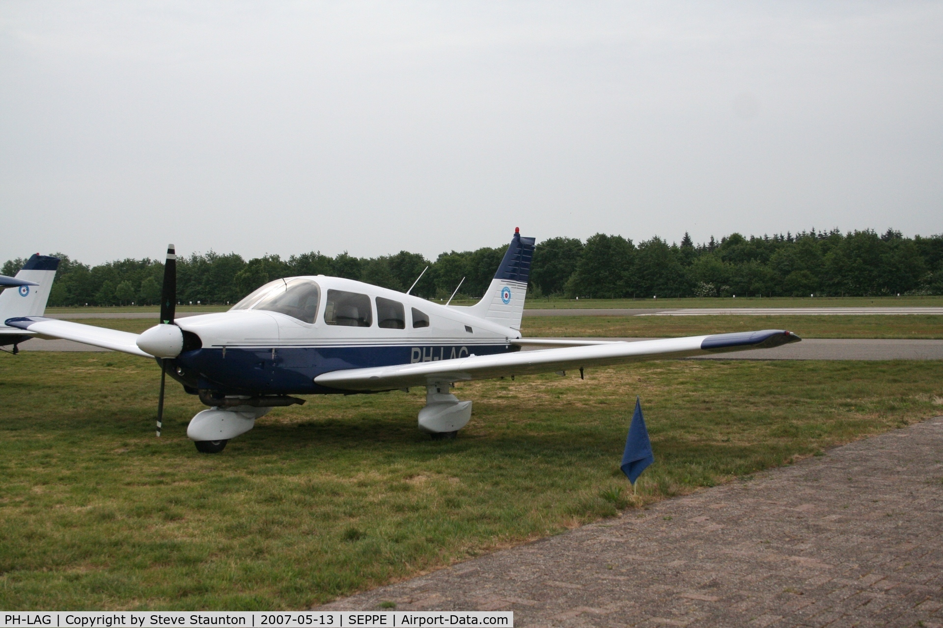 PH-LAG, Piper PA-28-181 Archer II C/N 28-8090296, Taken on a Aeroprint tour @ Seppe