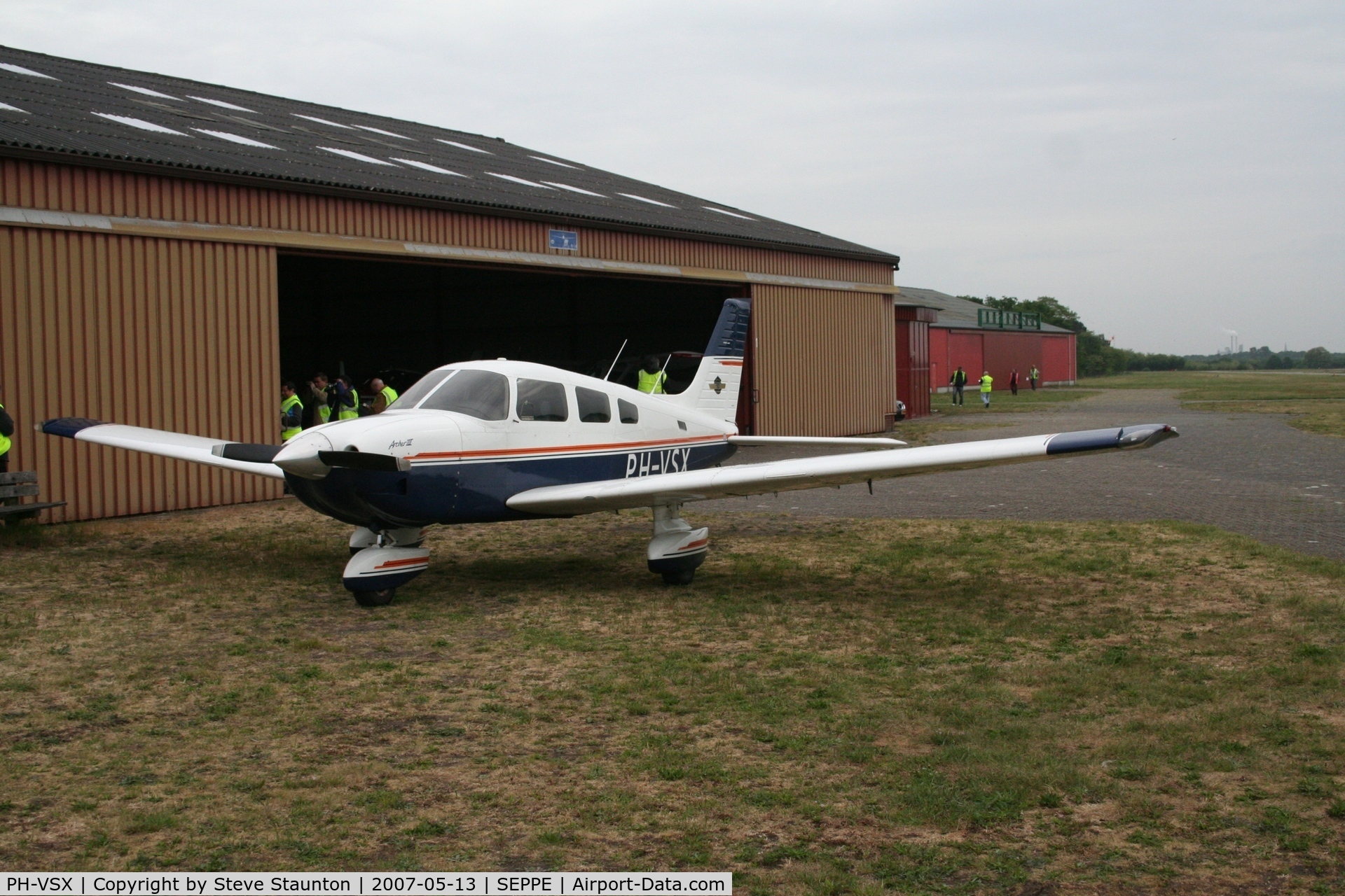 PH-VSX, 1995 Piper PA-28-181 Archer III C/N 2890231, Taken on a Aeroprint tour @ Seppe