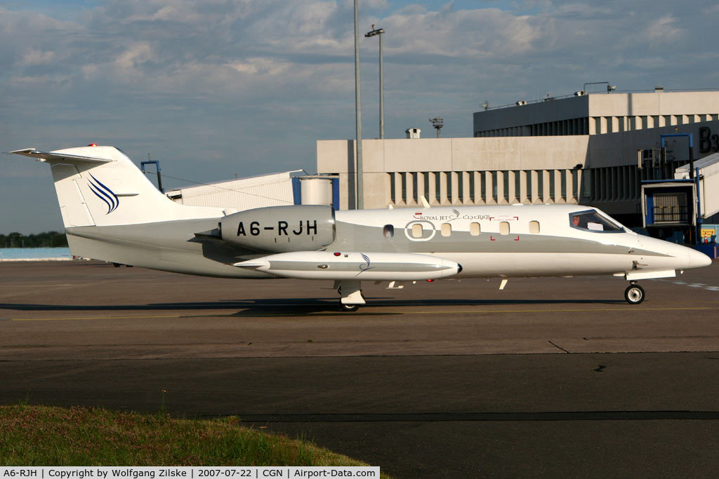 A6-RJH, 1981 Learjet 35A C/N 35A-429, visitor
