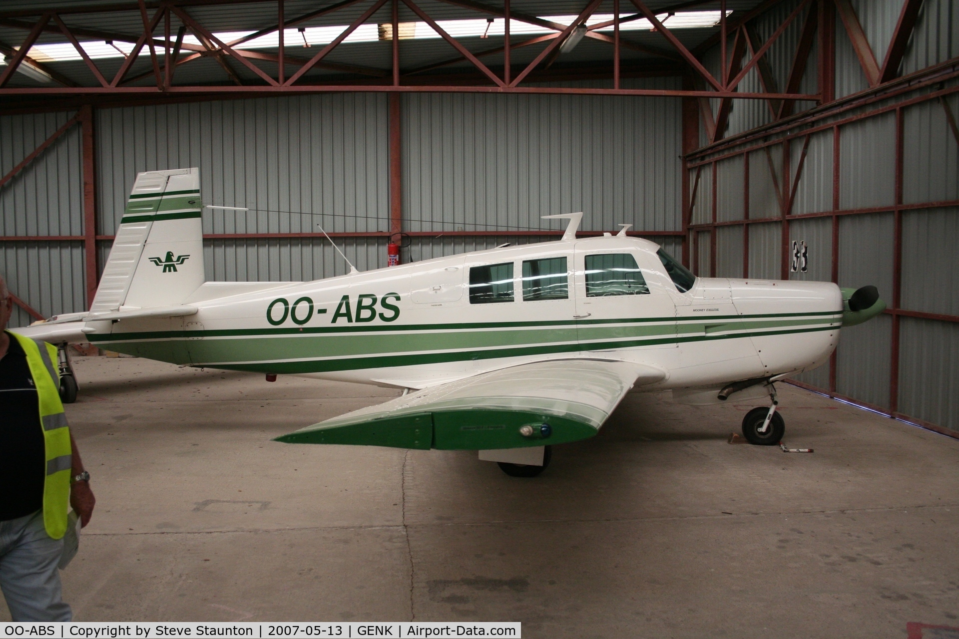 OO-ABS, 1975 Mooney M20F Executive C/N 22-1219, Taken on an Aeroprint tour @ Genk