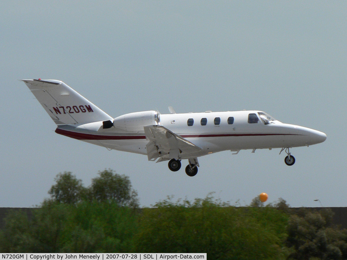 N720GM, 1999 Cessna 525 CitationJet C/N 525-0350, Over the numbers for runway 21