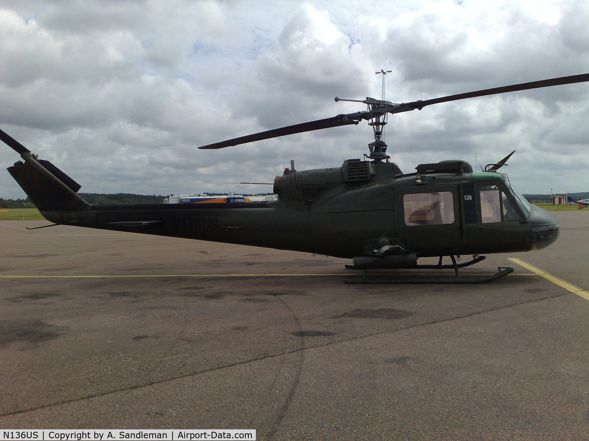 N136US, 1967 Bell UH-1E Iroquois C/N 154777, starboardviewtoo