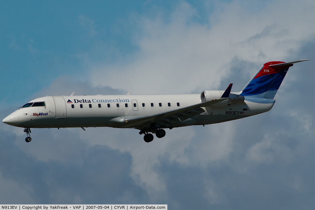 N913EV, 2002 Bombardier CRJ-200ER (CL-600-2B19) C/N 7731, Skywest canadair Regionaljet in Delta Connection colors