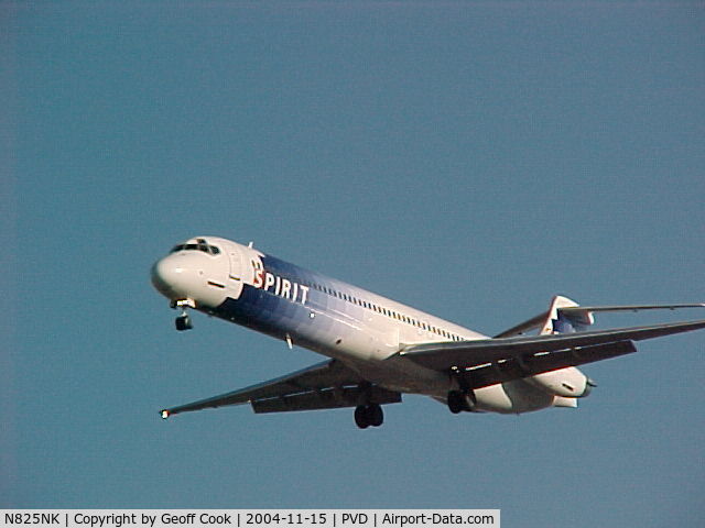 N825NK, 1990 McDonnell Douglas MD-83 (DC-9-83) C/N 53012, Spirit MD80 N825NK on a short final to runway 34 at Providence on a crisp autumn day in 2004