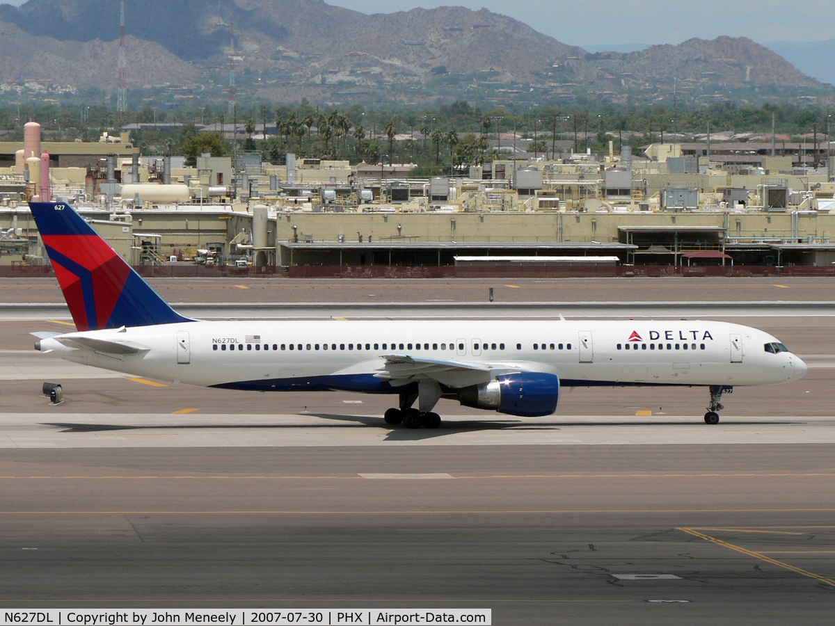 N627DL, 1987 Boeing 757-232 C/N 22917, Delta's cool new color-scheme