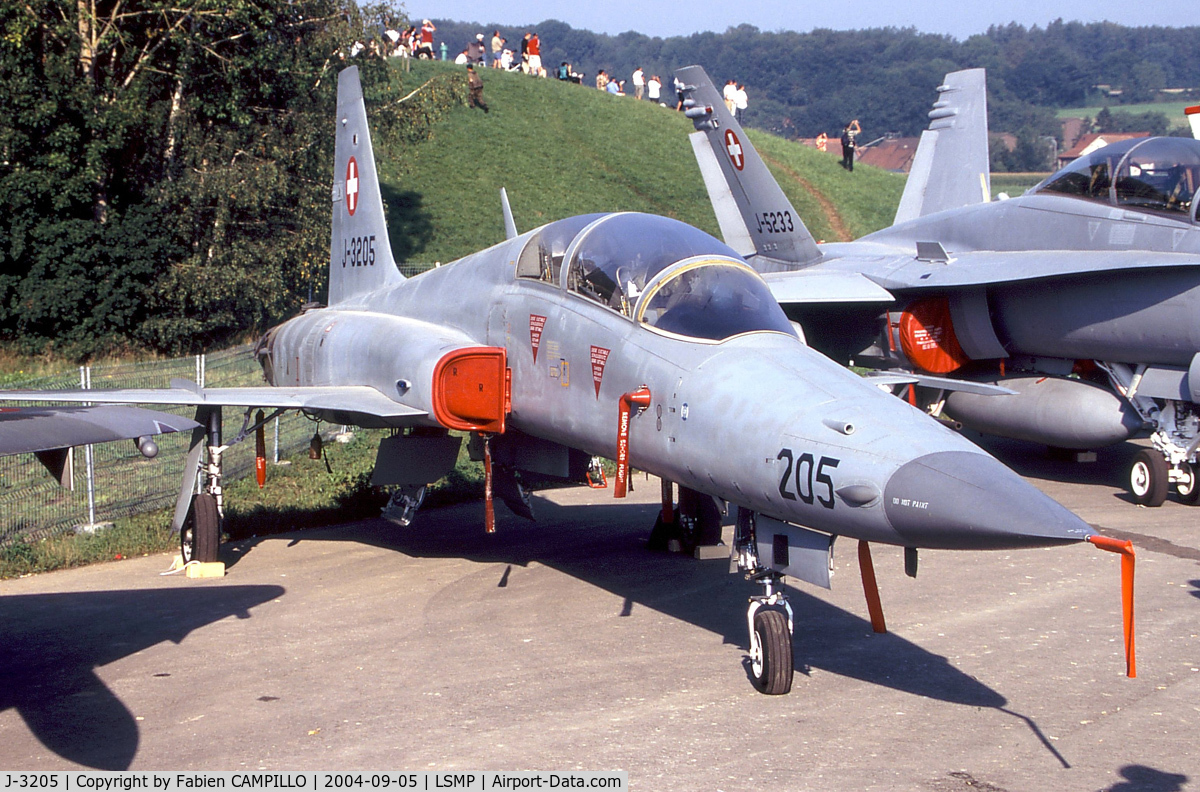 J-3205, Northrop F-5F Tiger II C/N M1005, Air 04