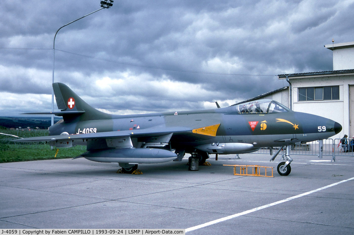 J-4059, Hawker Hunter F.58 C/N 41H-694974, Hunter F-58 41H-697426