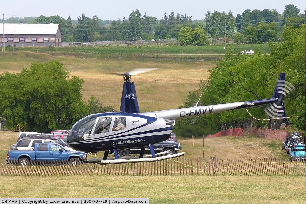 C-FMVV, 2001 Robinson R44 C/N 0985, Giving rides to the public at a truck show