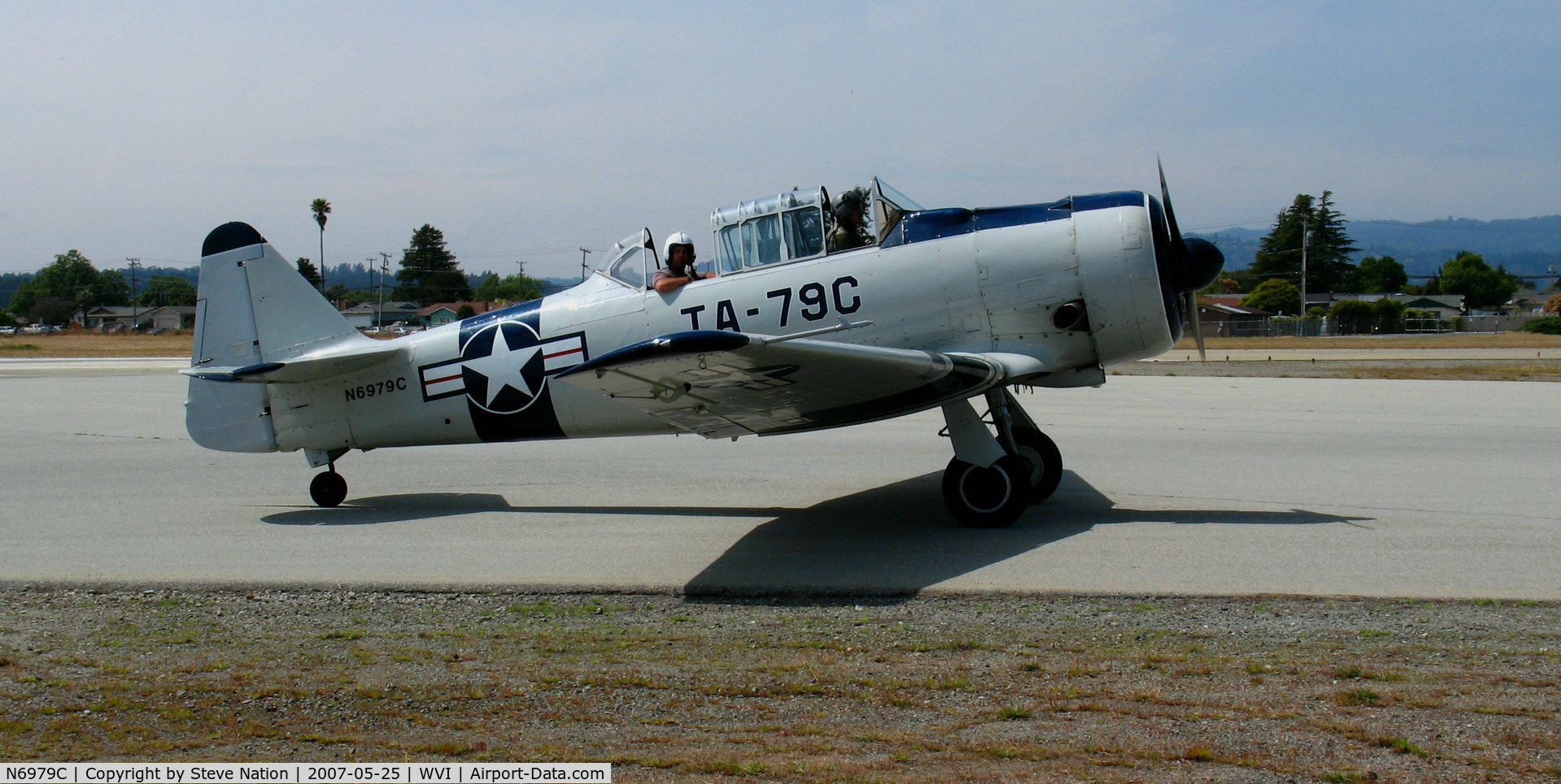 N6979C, North American AT-6D Texan C/N 42-85408, North American AT-6D taxying in @ Watsonville, CA airshow