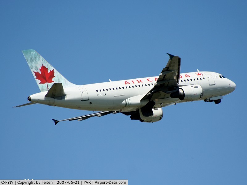 C-FYIY, 1996 Airbus A319-114 C/N 634, Taking off from Vancouver International on a sunny afternoon