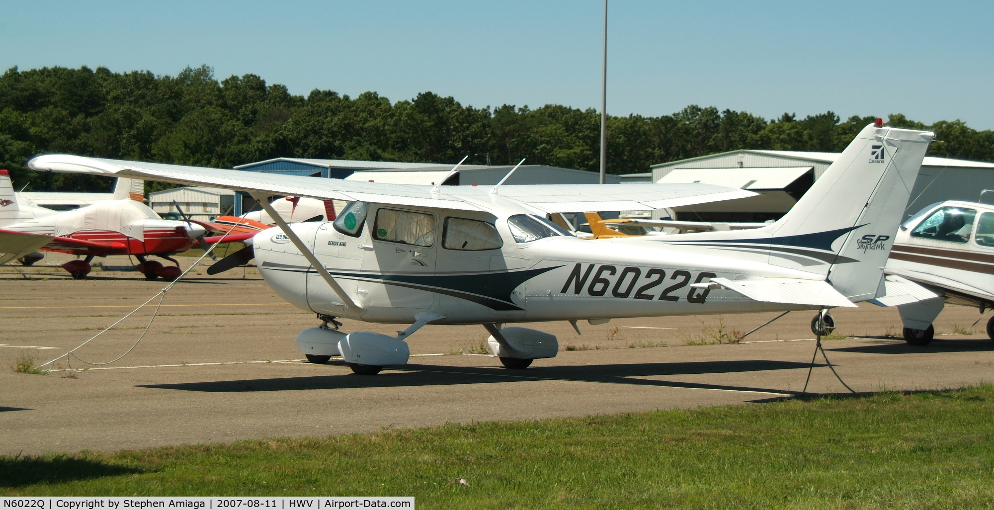 N6022Q, 2004 Cessna 172S C/N 172S9672, On the ramp at Brookhaven...