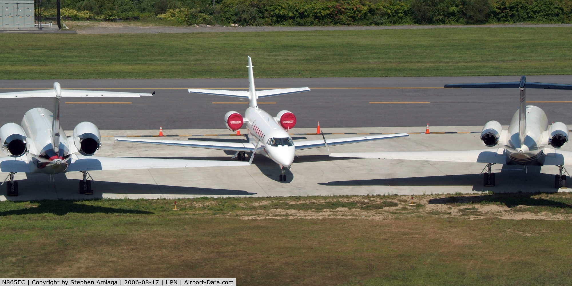 N865EC, 2005 Cessna 680 Citation Sovereign C/N 680-0028, On the ramp at Westchester...