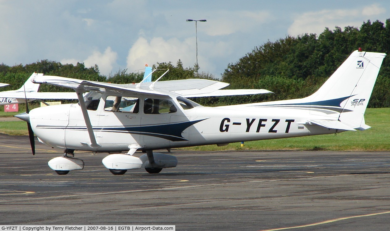 G-YFZT, 2004 Cessna 172S C/N 172S-9587, Cessna 172S
