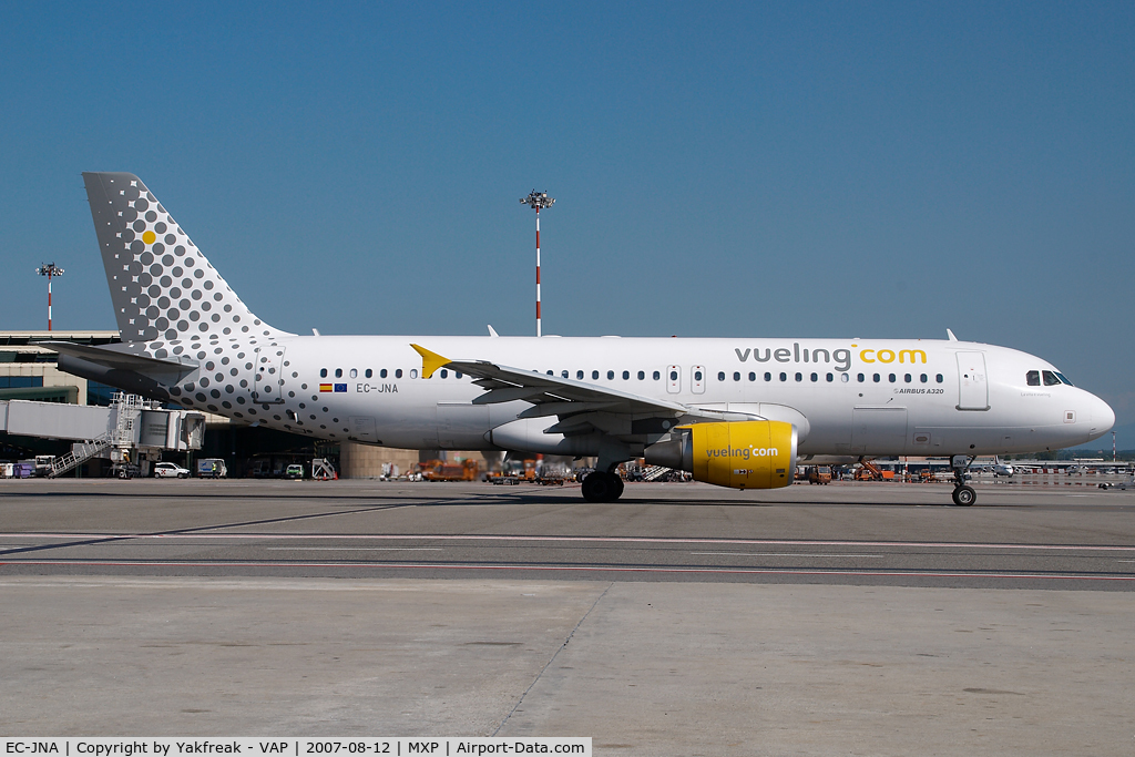 EC-JNA, 2005 Airbus A320-214 C/N 2596, Vueling Airbus 320