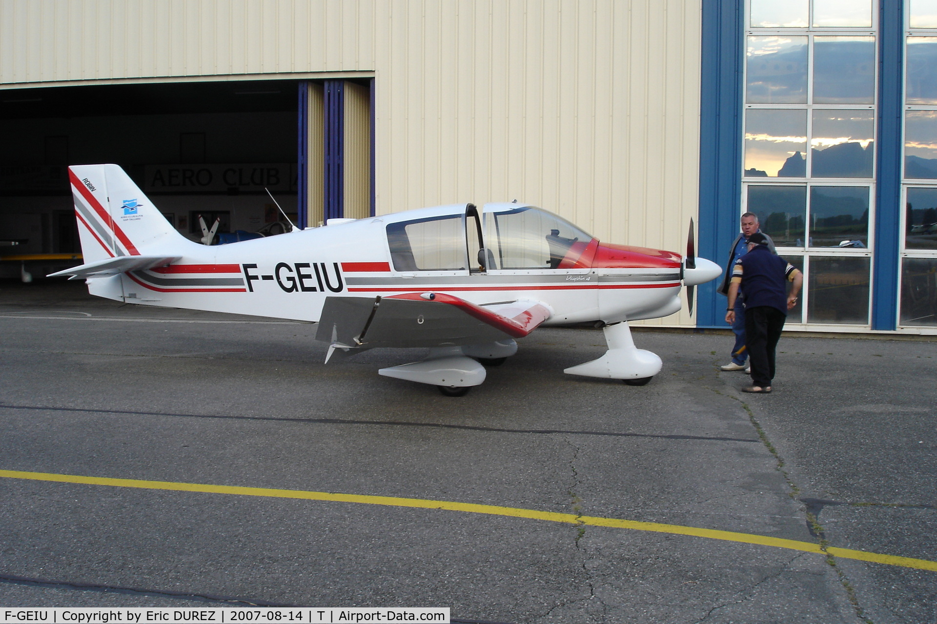 F-GEIU, Robin DR-400-140B Major C/N 1712, Au hangar avant vol
