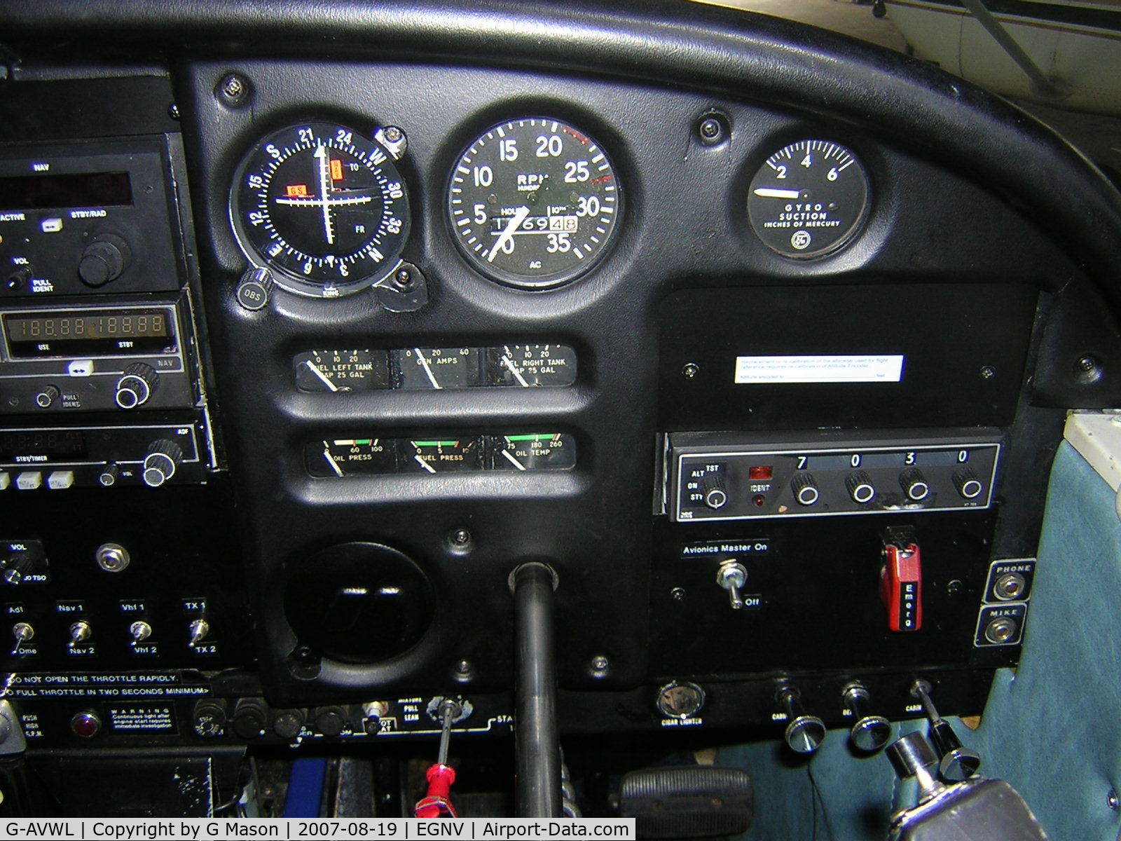 G-AVWL, 1967 Piper PA-28-140 Cherokee C/N 28-24000, Cockpit Right Seat