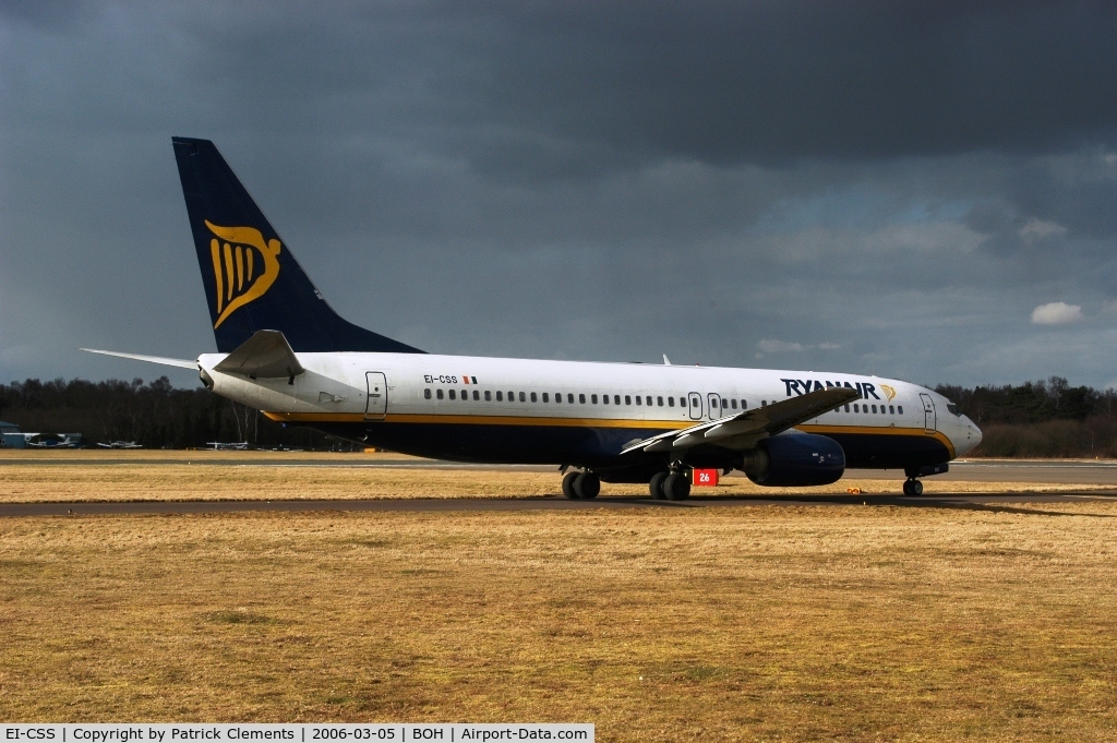 EI-CSS, 2001 Boeing 737-8AS C/N 29932, WAITING TO TAXI RUNWAY 26