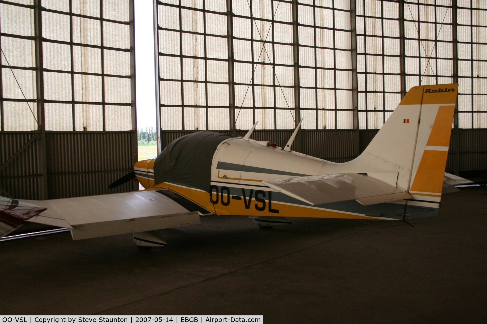 OO-VSL, Robin DR-400-160 Chevalier C/N 875, Taken on a Aeroprint tour @ Grimbergen