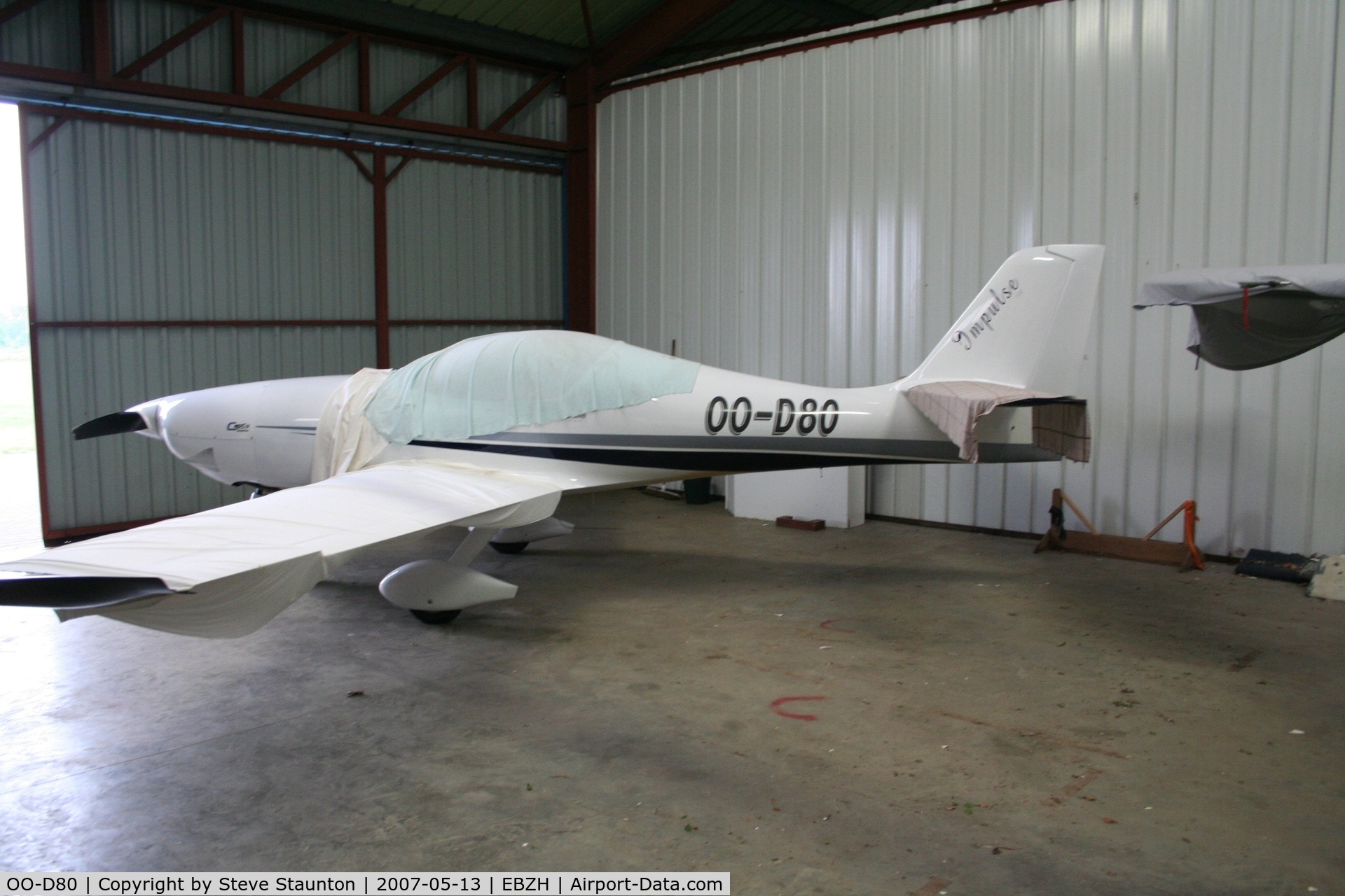 OO-D80, Impulse 100 C/N 02, Taken on a Aeroprint tour @ Hasselt