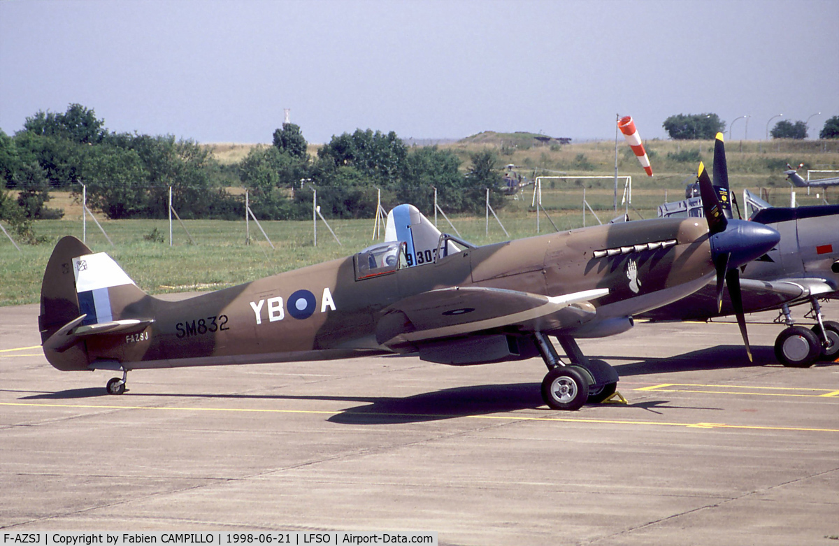 F-AZSJ, 1945 Supermarine 379 Spitfire F.XIVc C/N 6S/663452, SM832