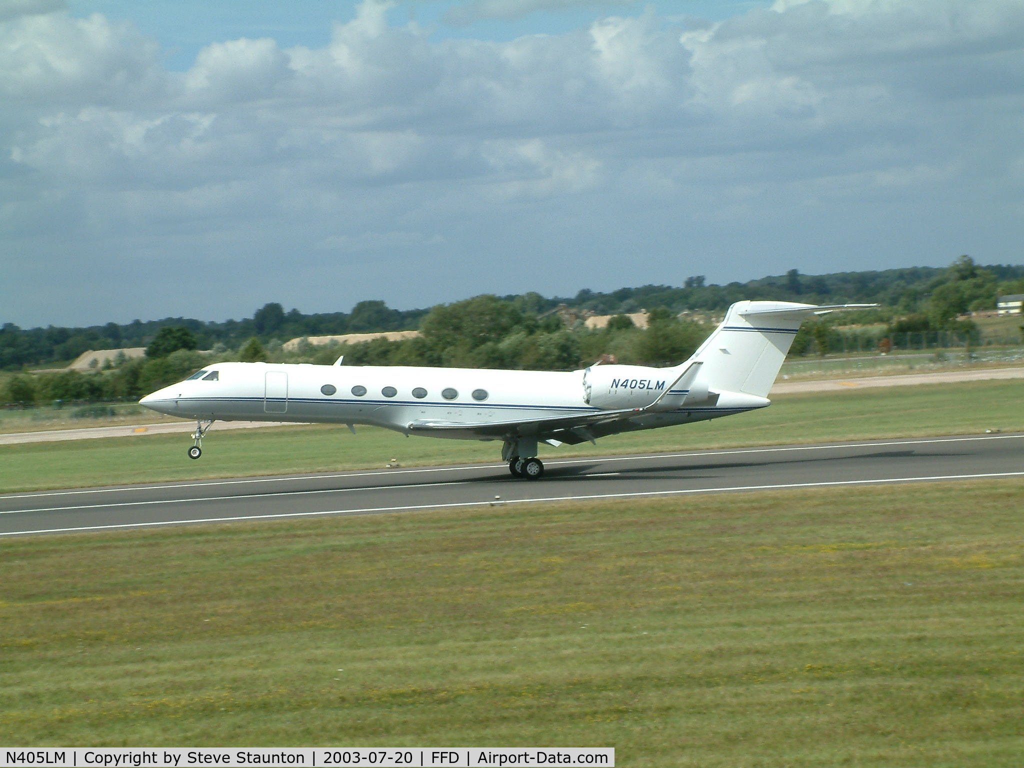 N405LM, 1998 Gulfstream Aerospace G-V C/N 541, Royal International Air Tattoo 2003