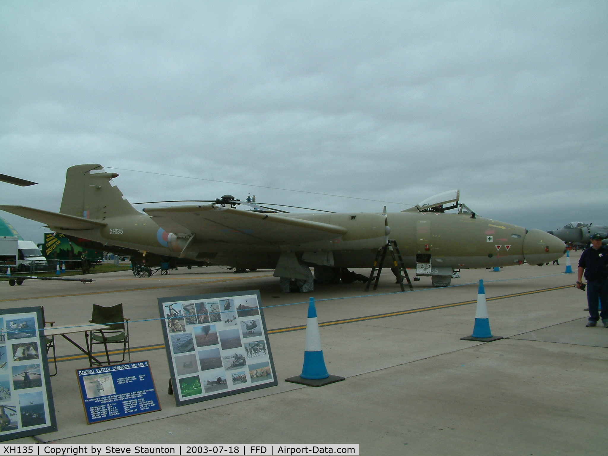 XH135, 1959 English Electric Canberra PR.9 C/N SH1725, Royal International Air Tattoo 2003