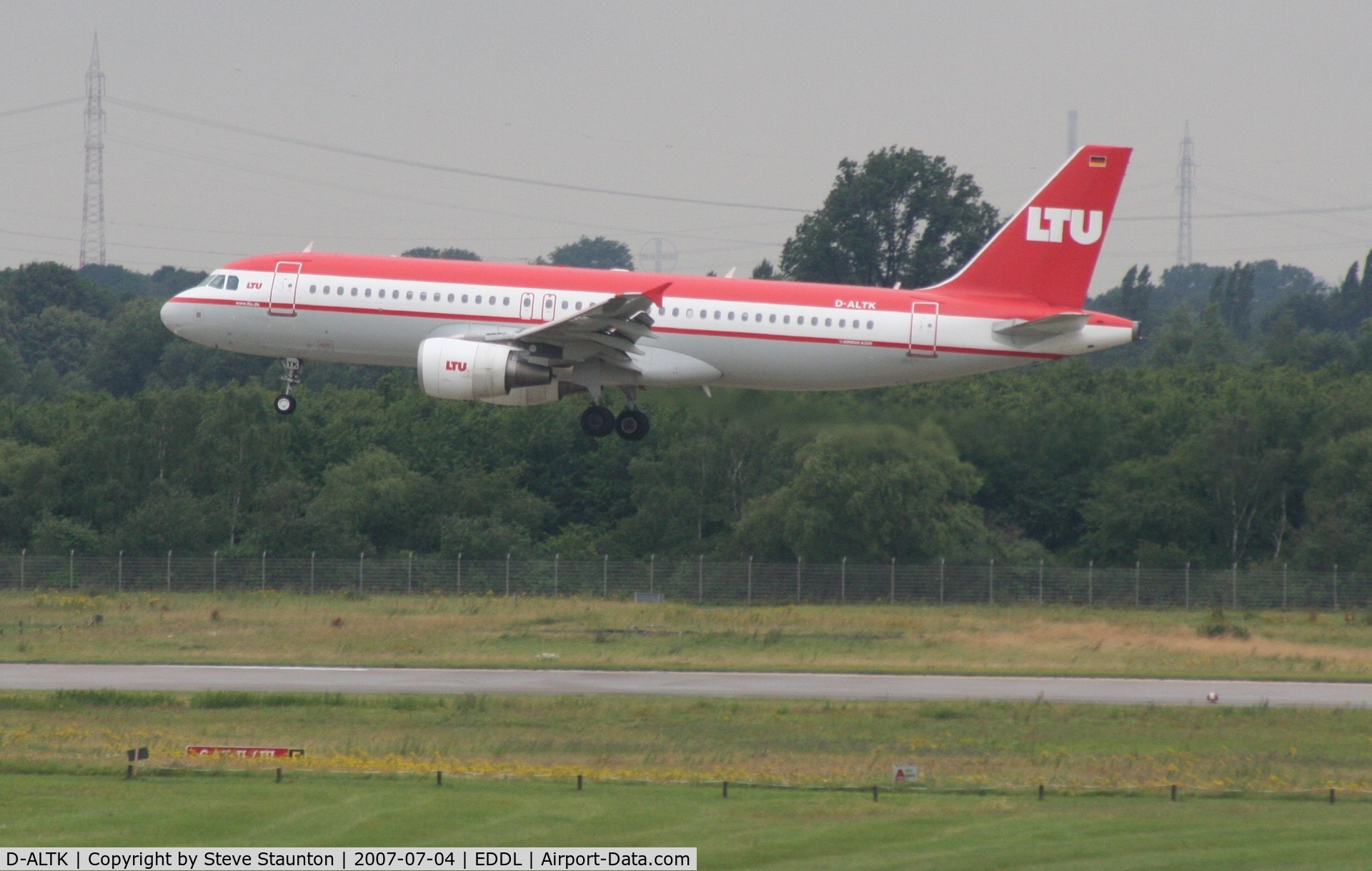 D-ALTK, 2003 Airbus A320-214 C/N 1931, Taken at Dusseldorf July 2007