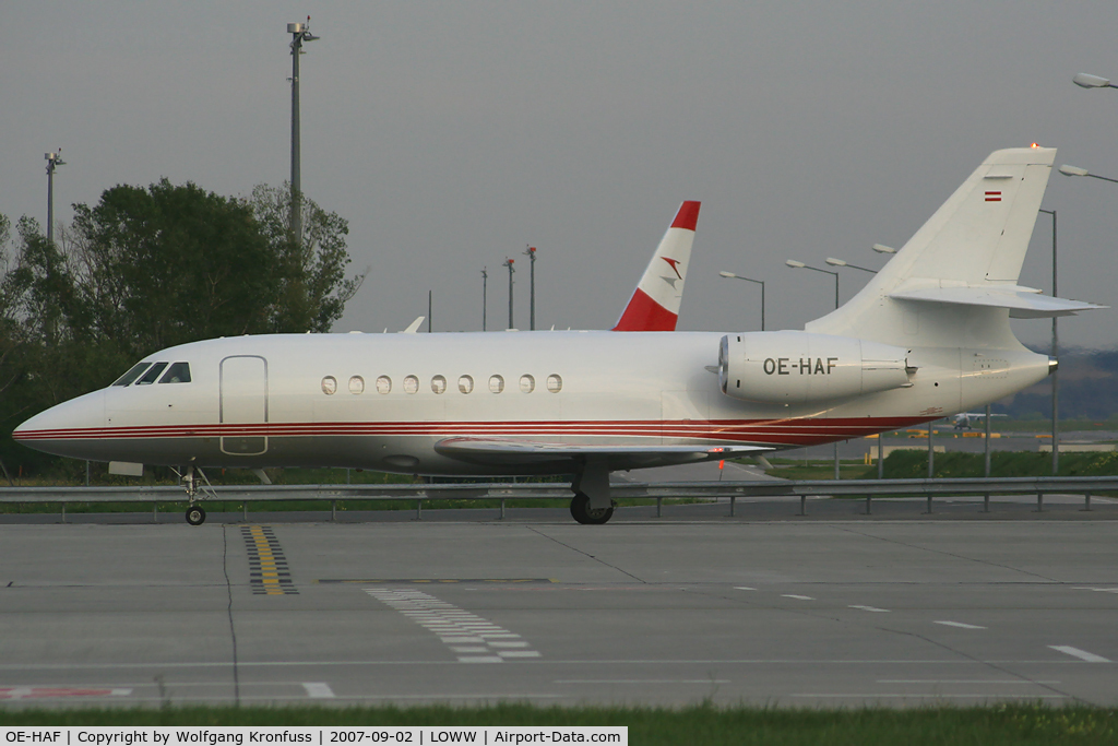 OE-HAF, 2005 Dassault Falcon 2000LX C/N 223, taxiing in after landing RWY34