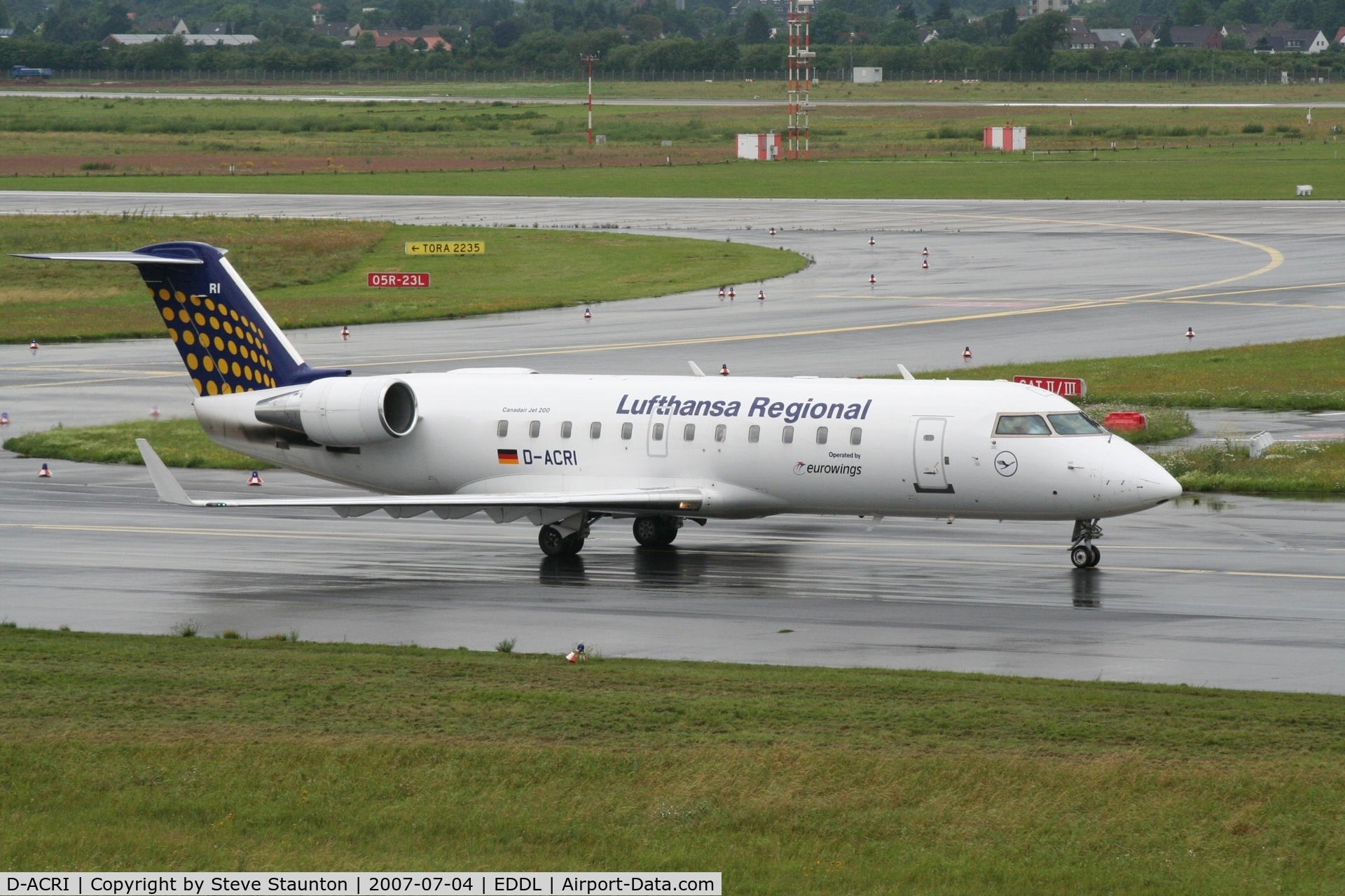 D-ACRI, 2003 Bombardier CRJ-200ER (CL-600-2B19) C/N 7862, Taken at Dusseldorf July 2007