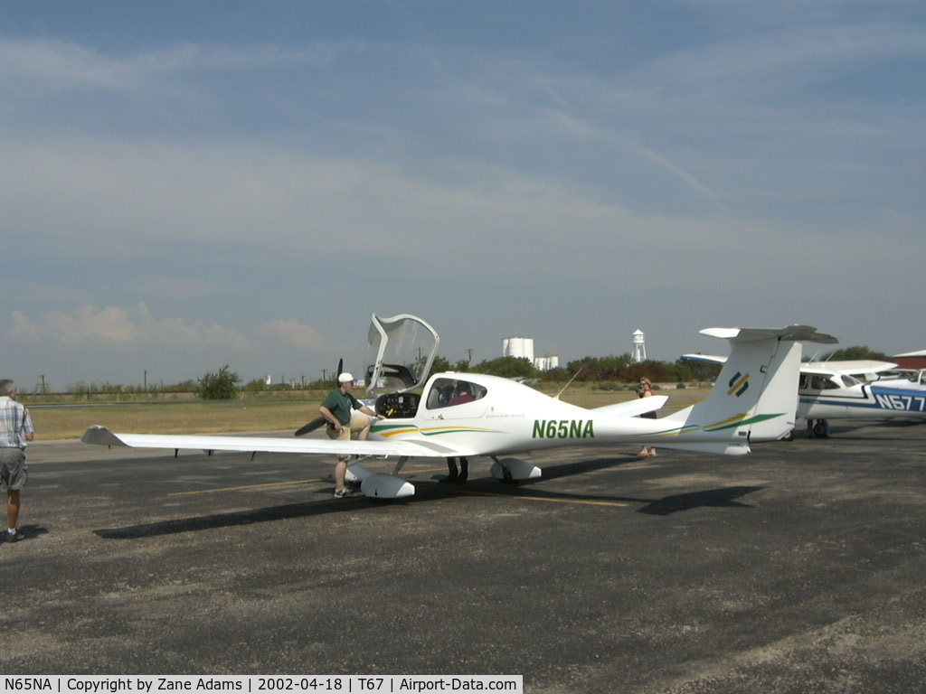 N65NA, 2002 Diamond DA-40 Diamond Star C/N 40.237, Young Eagle flight participant (Ulster Project Arlington, TX)