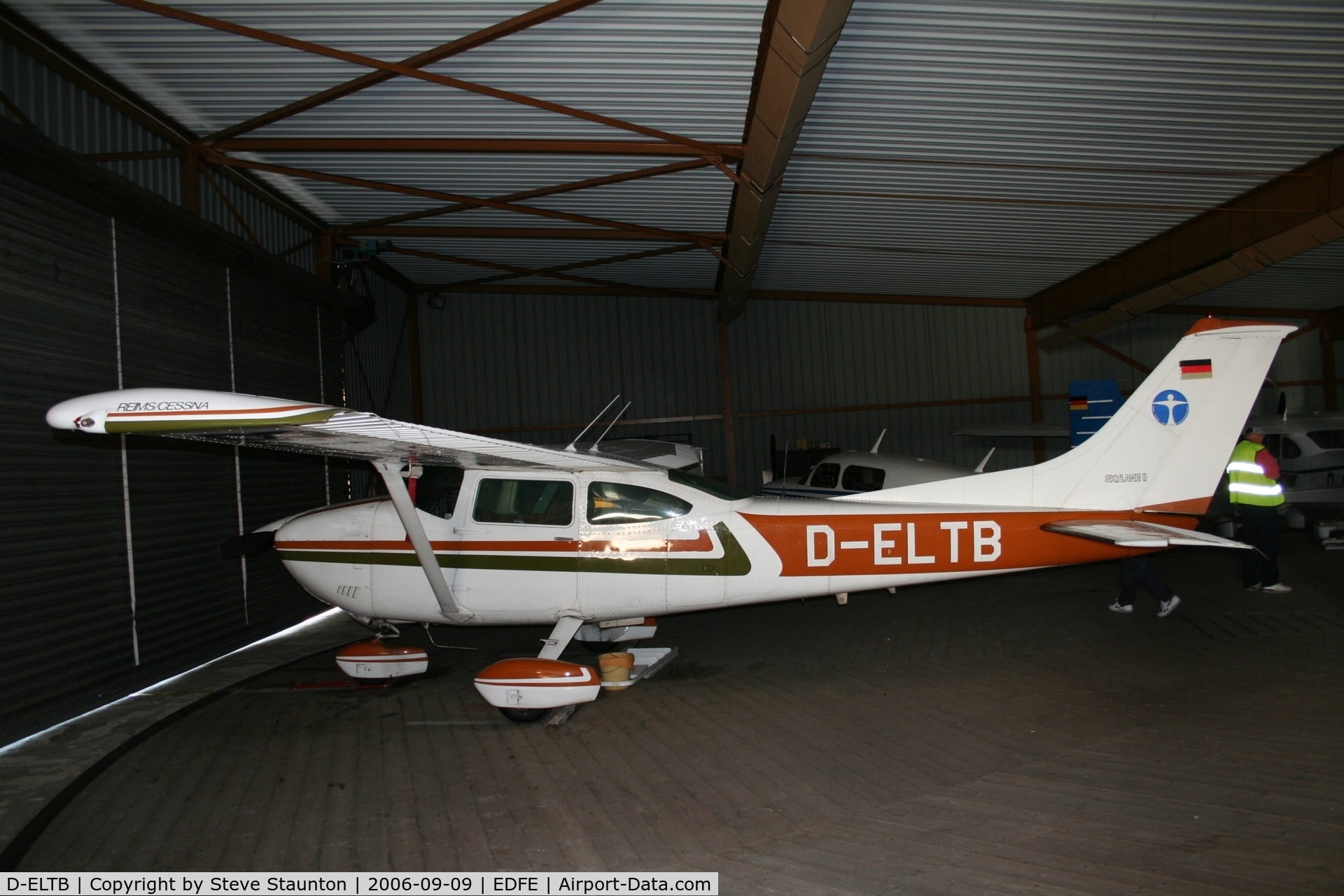 D-ELTB, Reims F182Q C/N 0082, Taken at Egelsbach September 2006