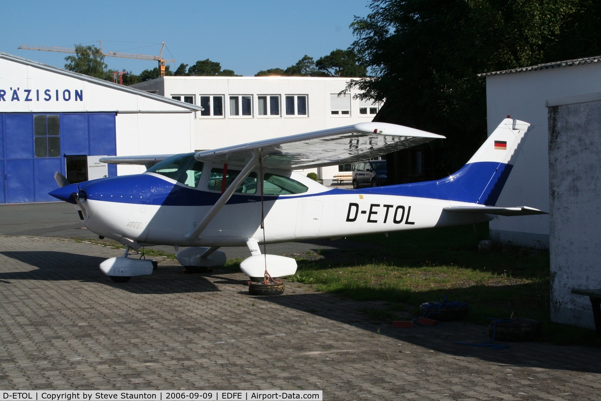 D-ETOL, Cessna 182Q Skylane C/N 18267591, Taken at Egelsbach September 2006