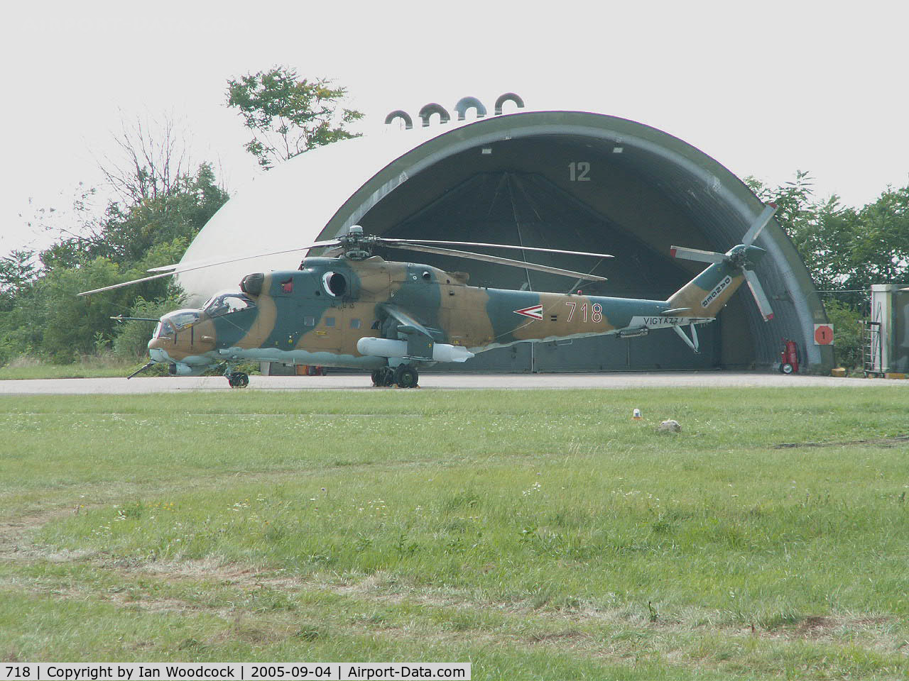 718, 1985 Mil Mi-24V Hind E C/N K220718, Mil Mi-24W/Hungarian AF/Rivolto-Udine