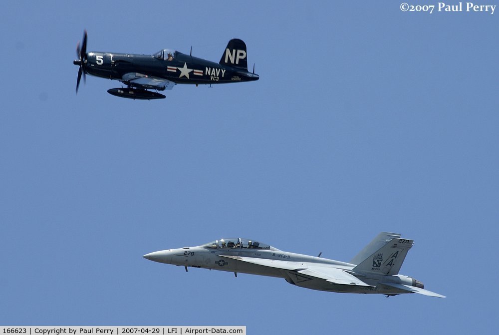 166623, Boeing F/A-18F Super Hornet C/N F116, One of the Tailhook Legacy passes
