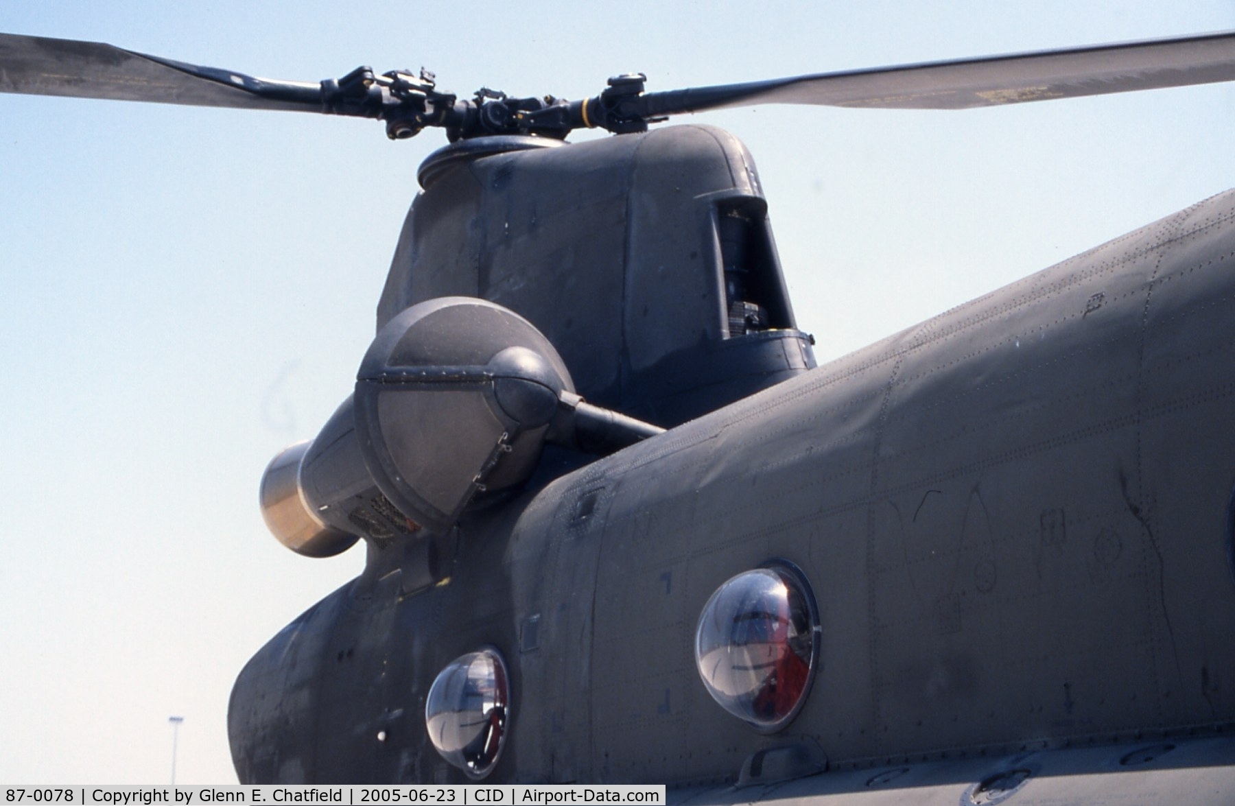 87-0078, 1987 Boeing CH-47D Chinook C/N M.3197, Artsy shot of starboard engine