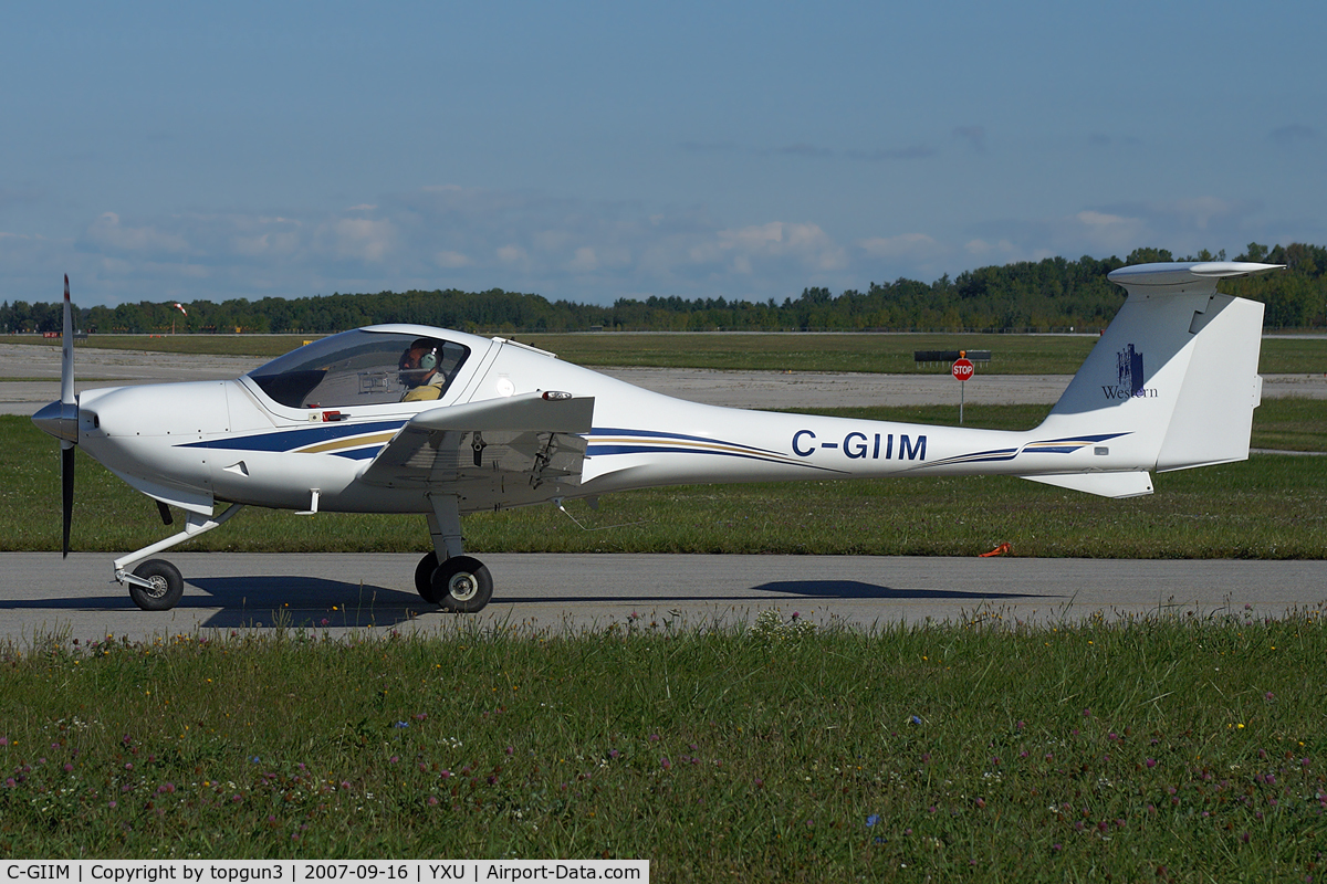 C-GIIM, 2001 Diamond DA-20C-1 Eclipse C/N C0138, Taxiing after arrival.