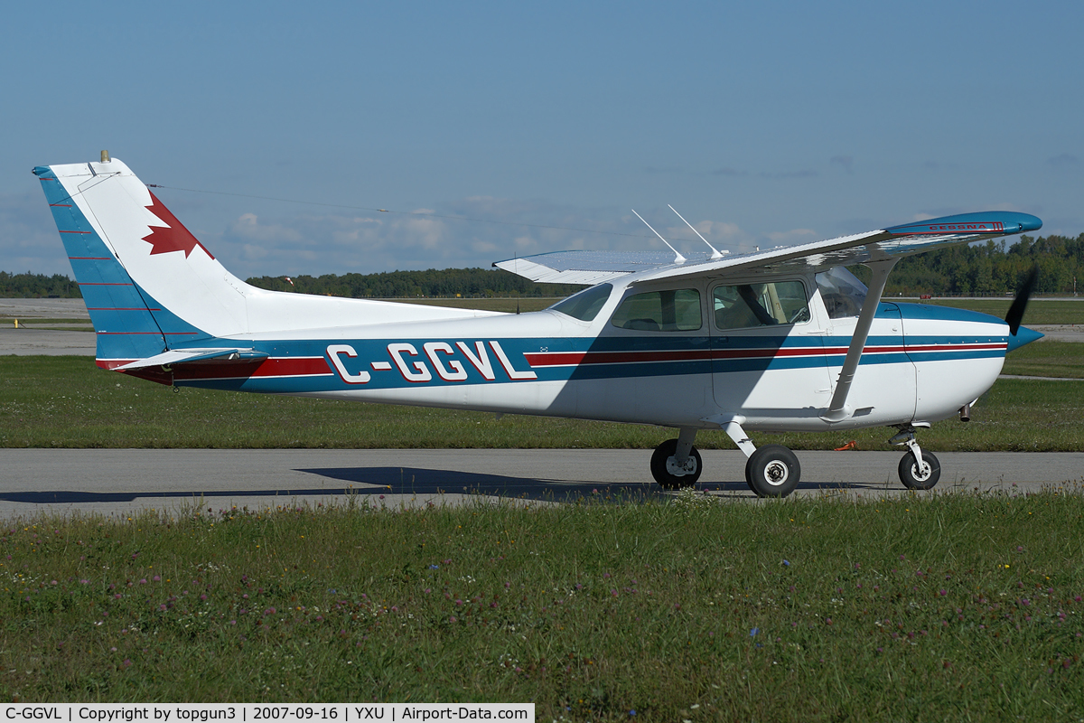C-GGVL, 1975 Cessna 172M C/N 17266187, Taxiing on alpha for departure.