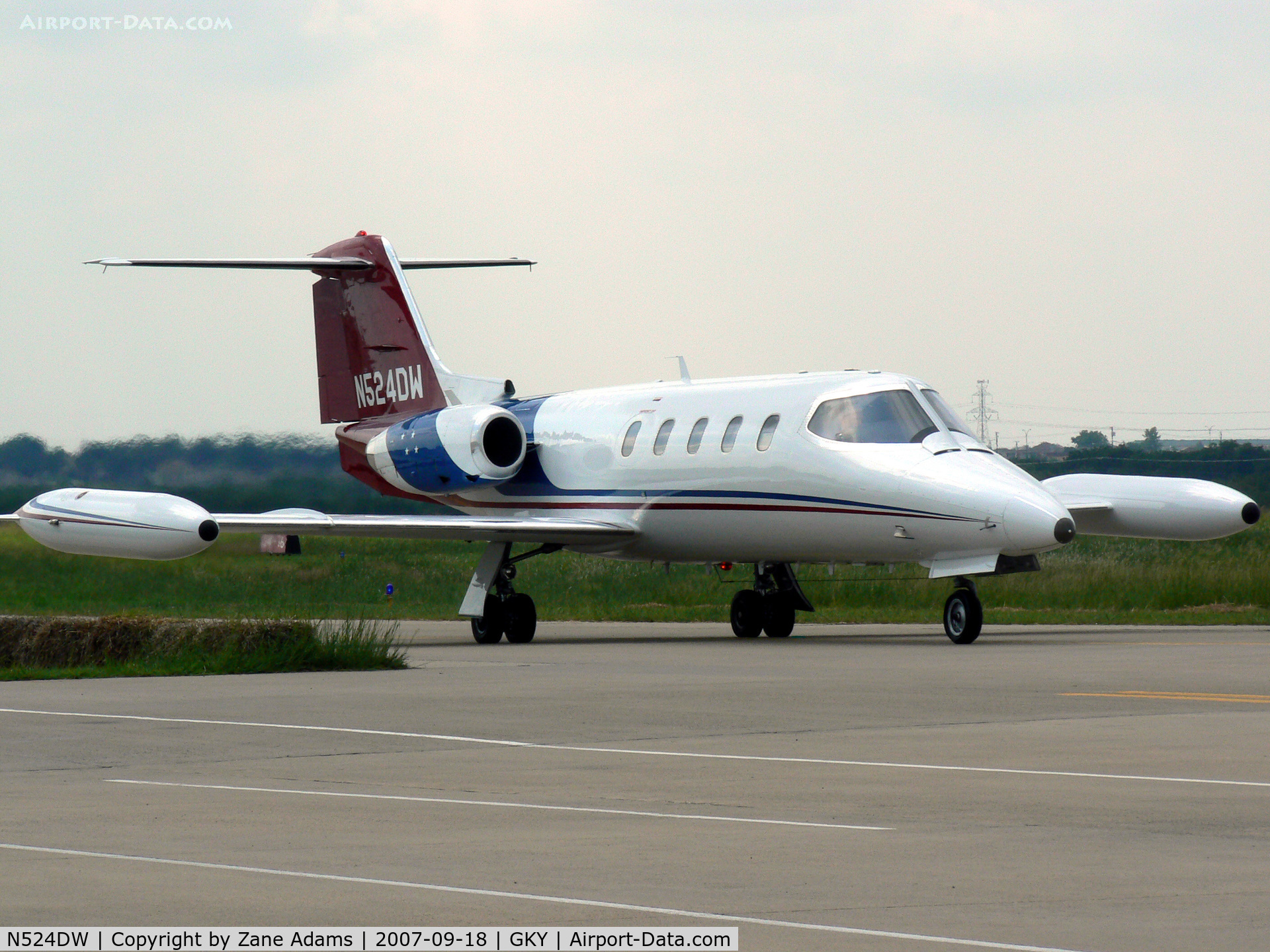 N524DW, 1971 Gates Learjet 25B C/N 081, on the ramp at Arlington Muni