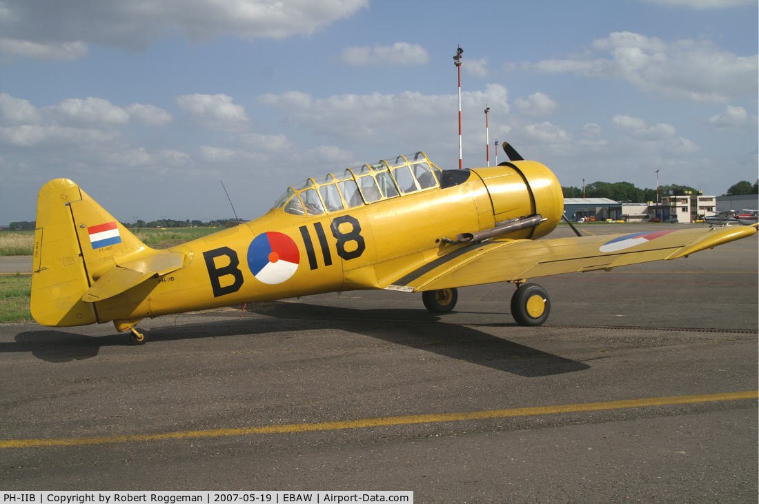 PH-IIB, 1943 Noorduyn AT-16 Harvard IIB C/N 14A-1467, Ex B-118 K.Lu.17 th Antwerp Stampe Fly in.