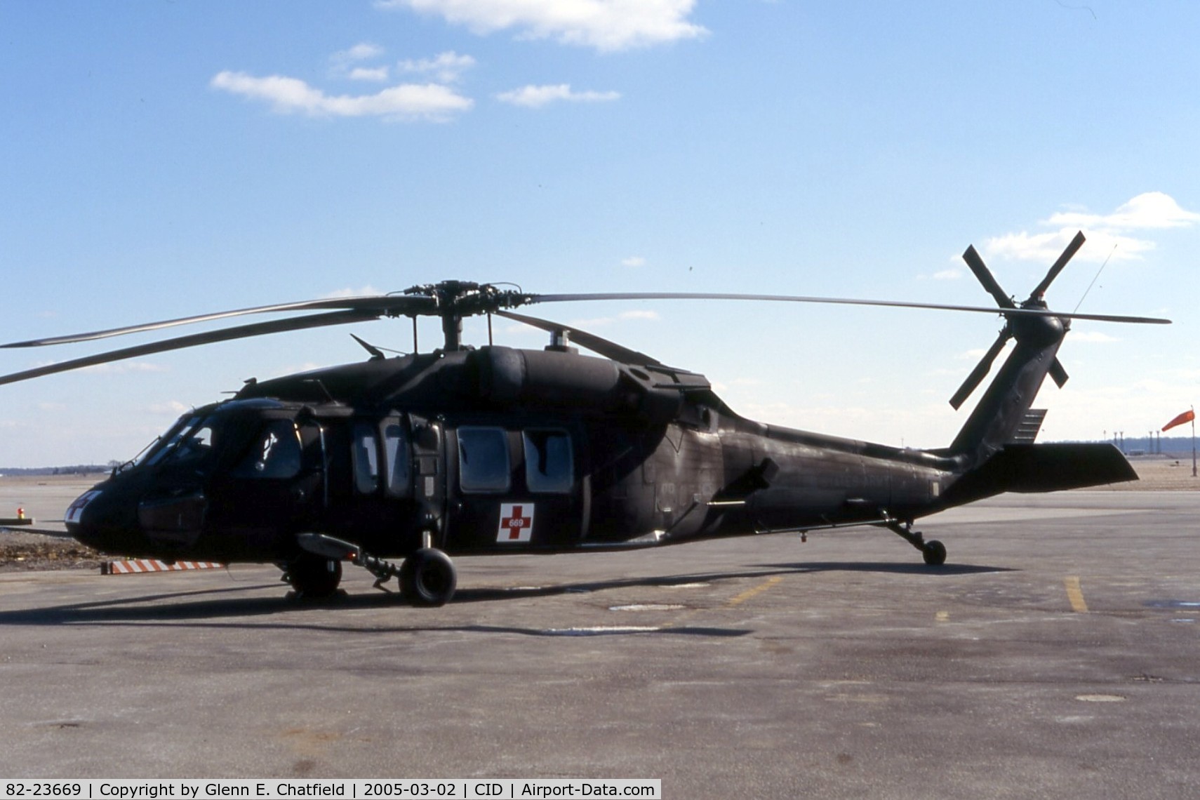 82-23669, 1982 Sikorsky UH-60A Black Hawk C/N 70.362, UH-60A stopping over