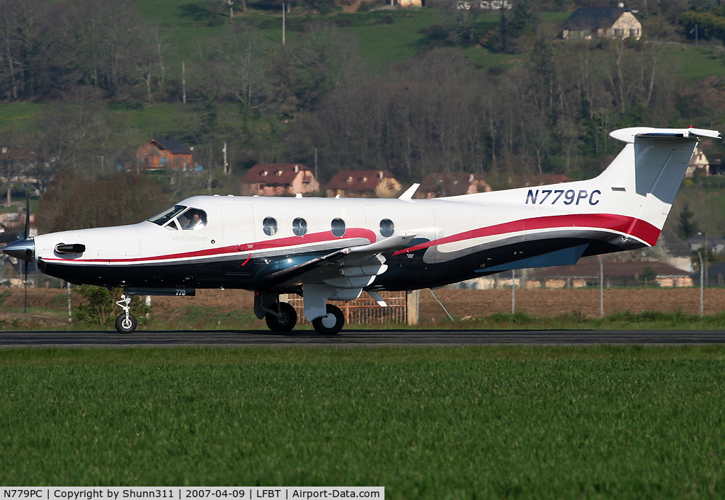 N779PC, 2007 Pilatus PC-12/47 C/N 779, Taxiing to the terminal...