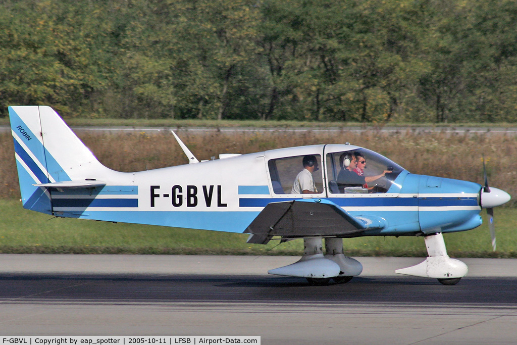 F-GBVL, Robin DR-400-120 C/N 1406, landing on runway 16