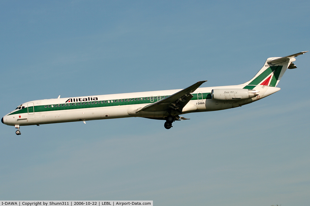 I-DAWA, 1983 McDonnell Douglas MD-82 (DC-9-82) C/N 49192/1126, Landing rwy 25L