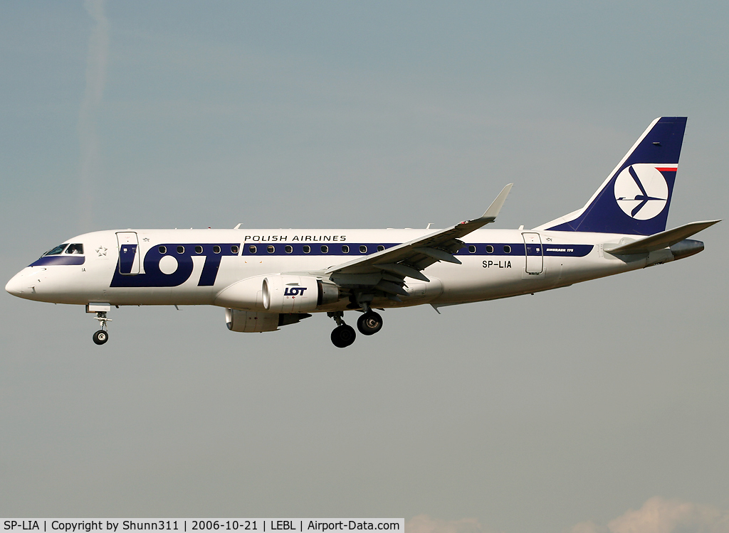 SP-LIA, 2006 Embraer 175STD (ERJ-170-200STD) C/N 17000125, Landing rwy 25L