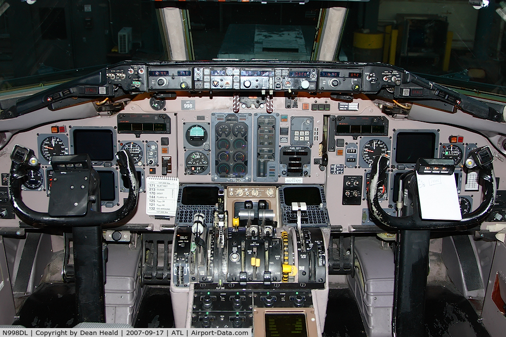 N998DL, 1992 McDonnell Douglas MD-88 C/N 53370, Cockpit of N998DL, taken after arrival to Atlanta from Newport News - KPHF (FLT DL1063).